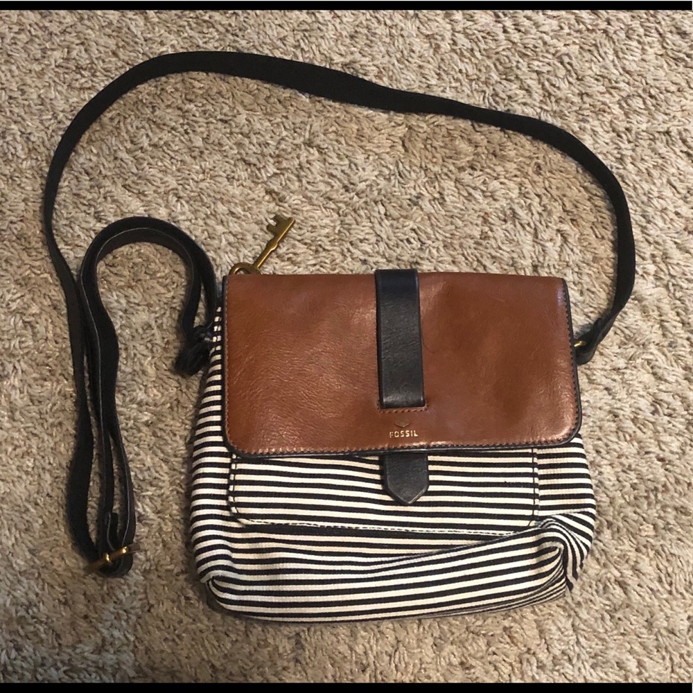 Fossil purse